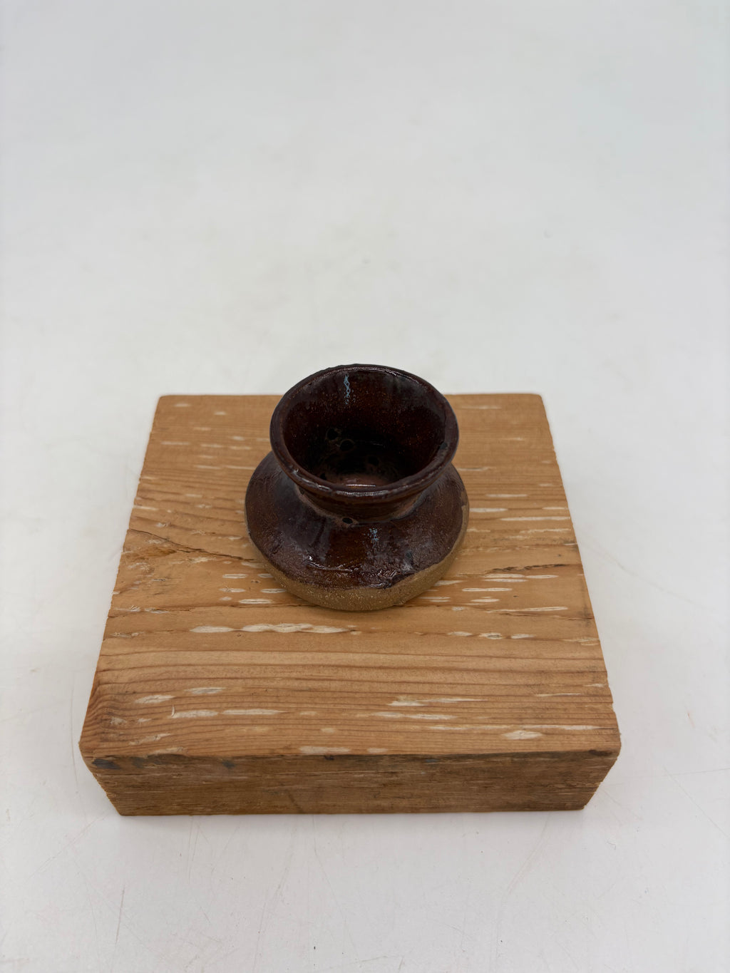 Brown with black dots Whisker Holder