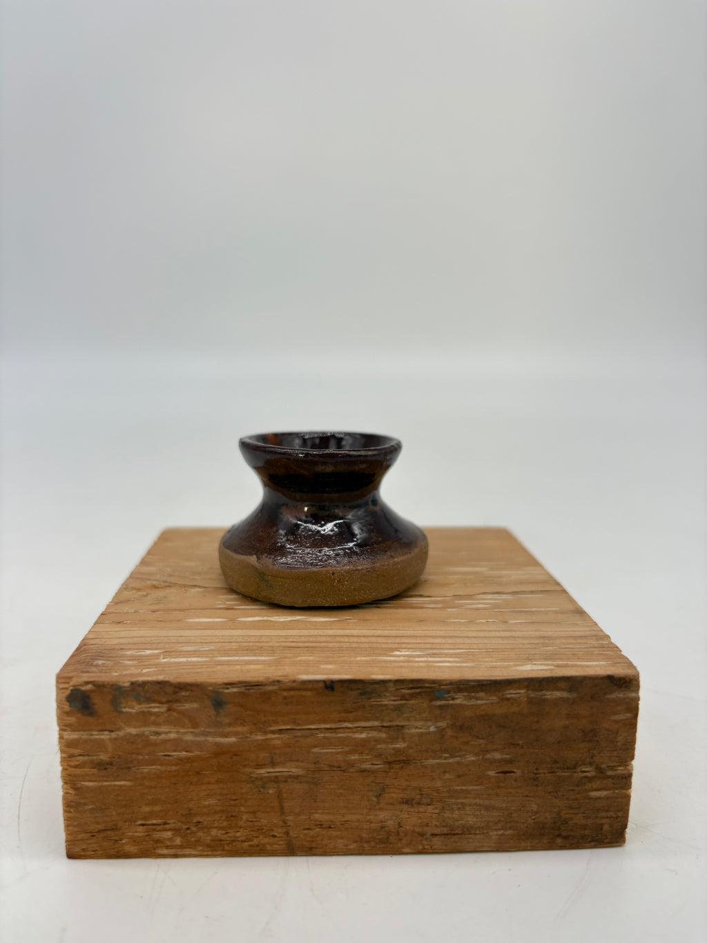 Brown with black dots Whisker Holder