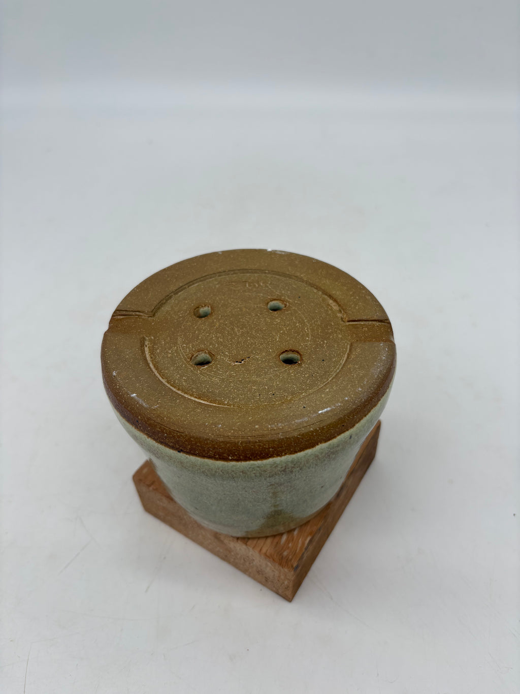 Eggshell Tapered Potter