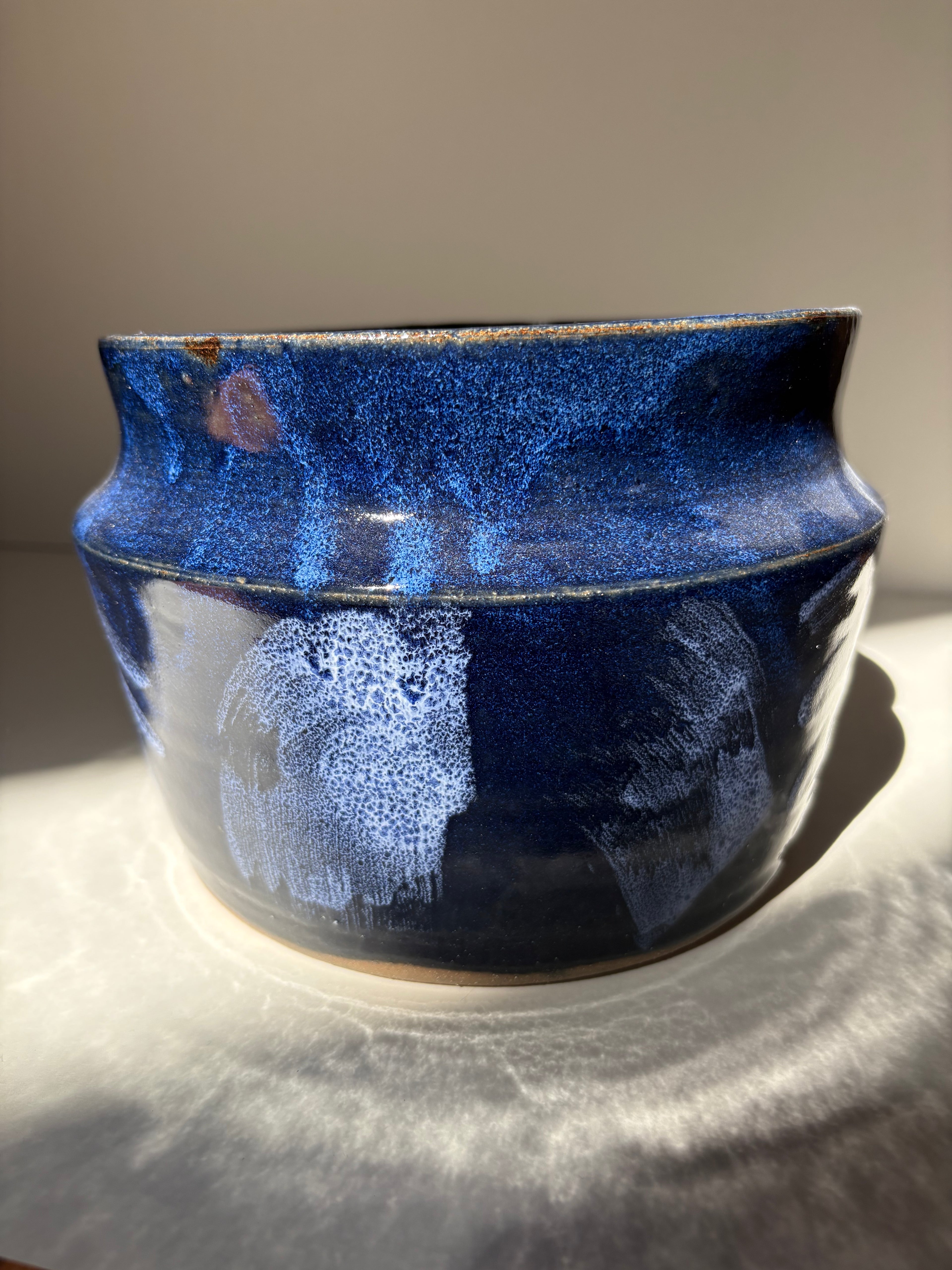 Navy with white large pot - 41