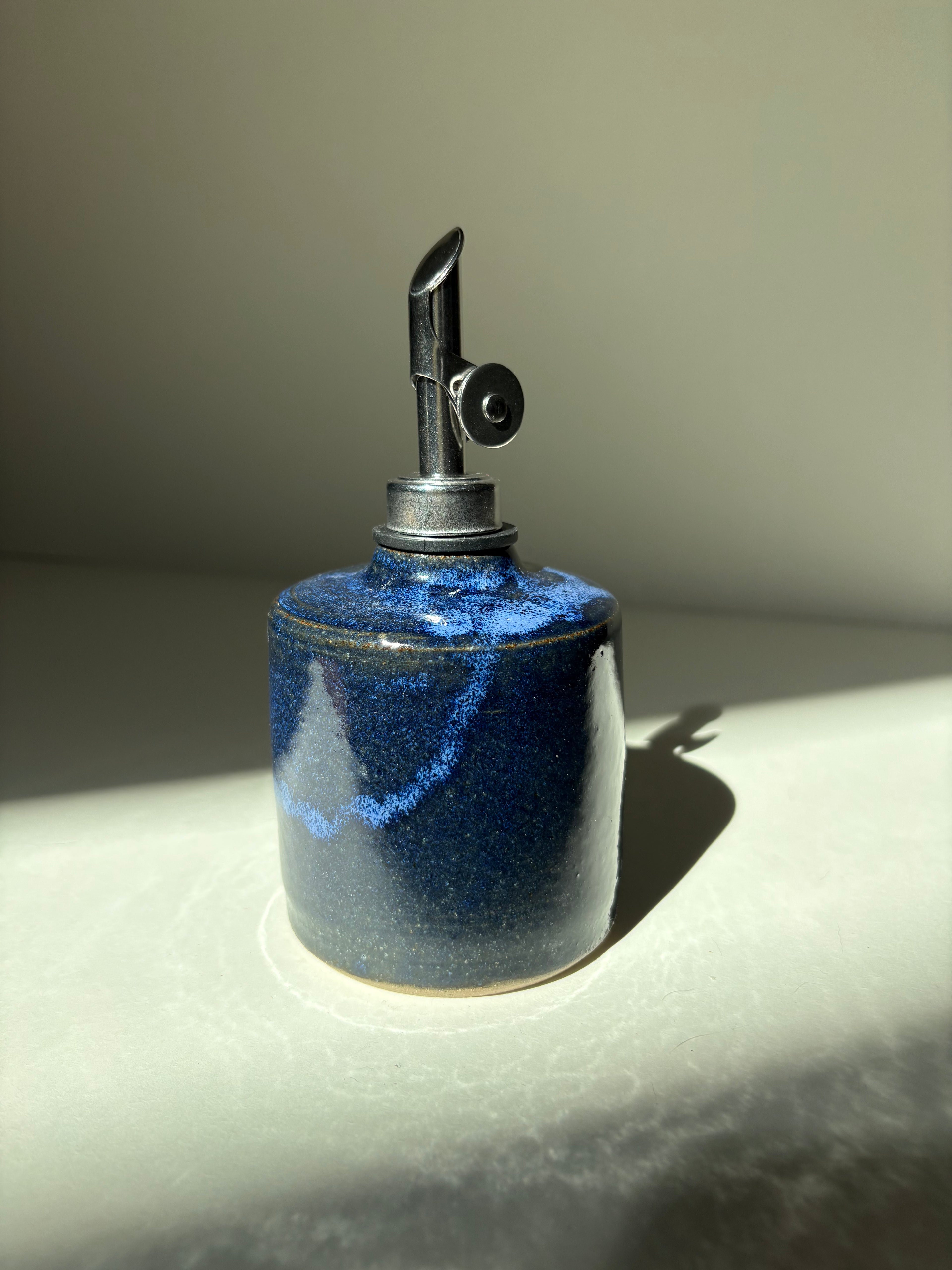 Navy short oil dispenser - 24