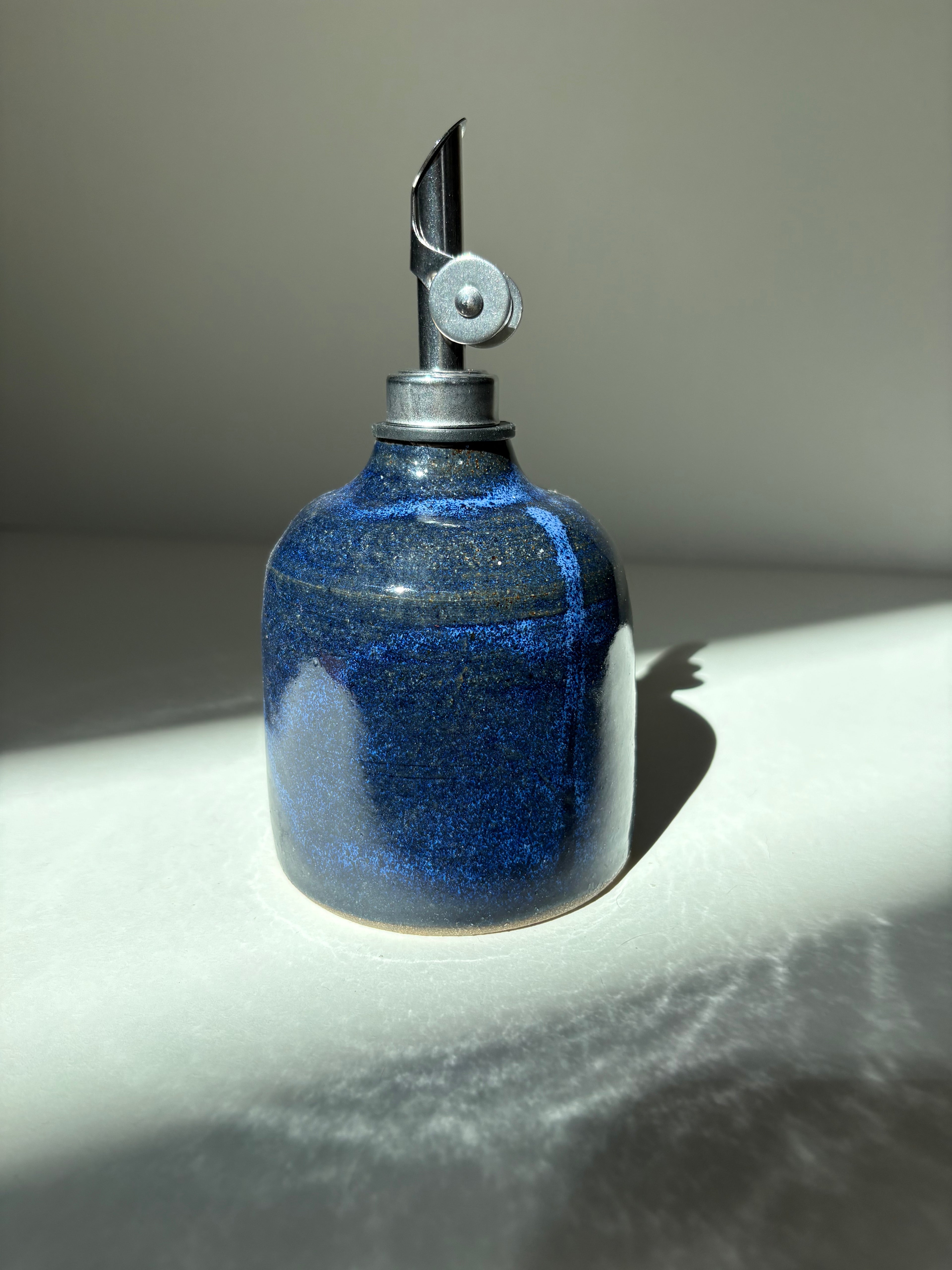 Navy oil dispenser - 25