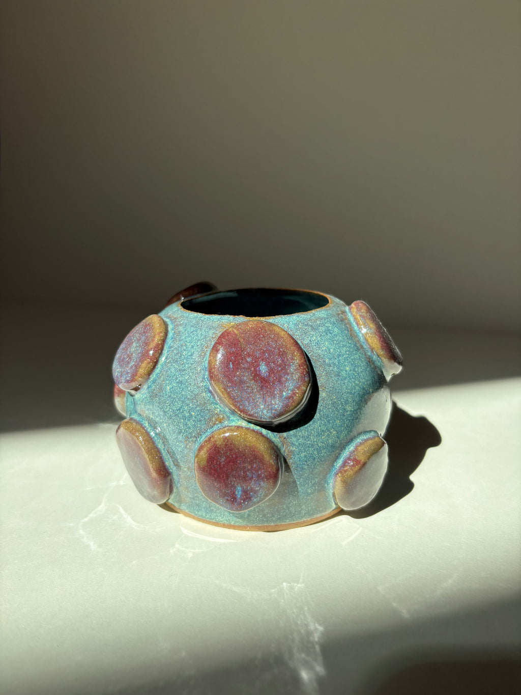 Blue and purple buttoned short vase - 33