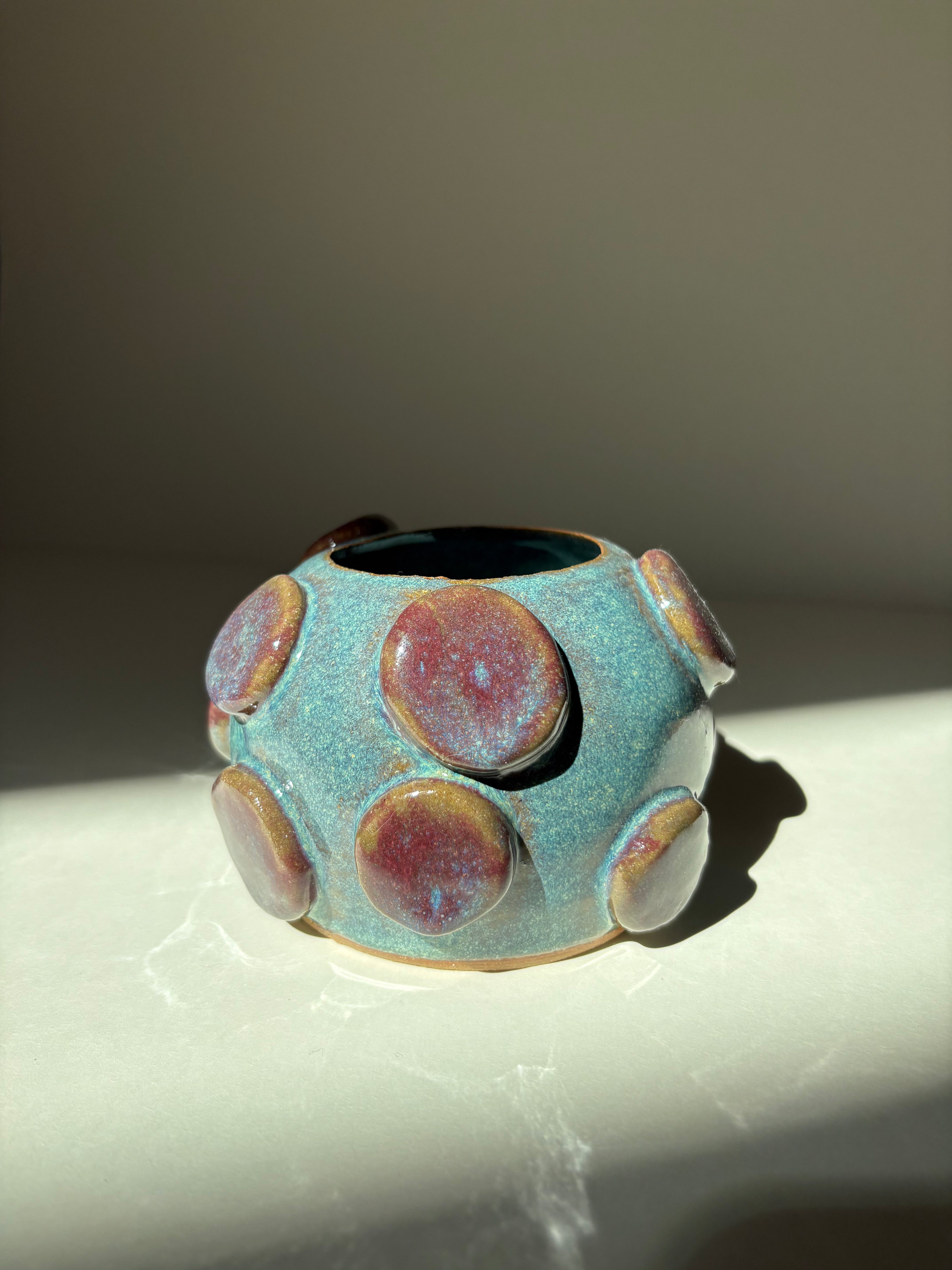 Blue and purple buttoned short vase - 33