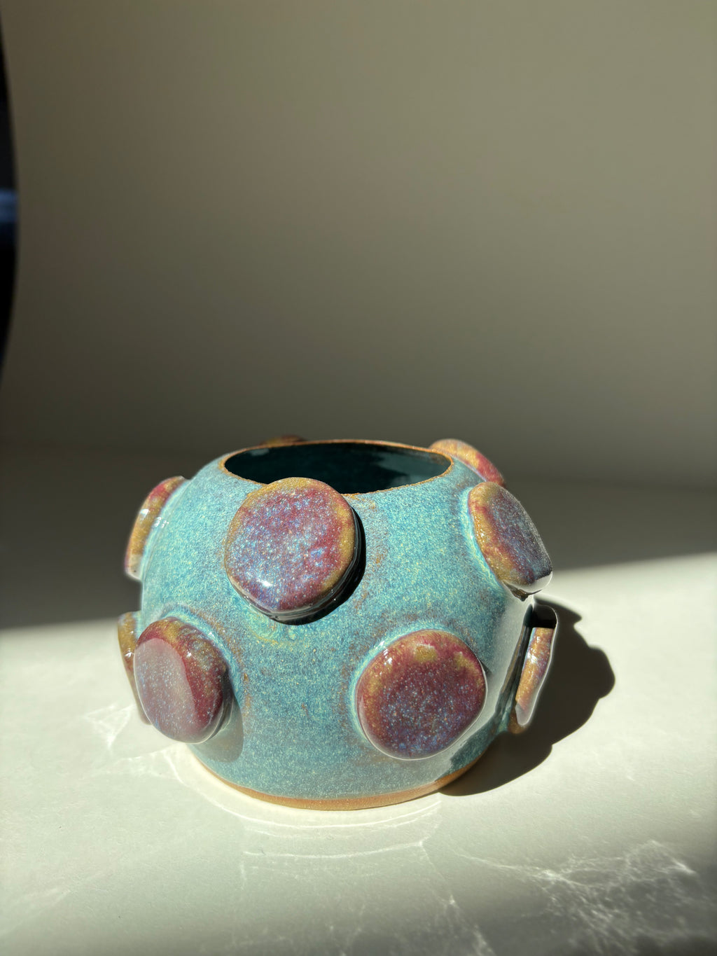 Blue and purple buttoned short vase - 33