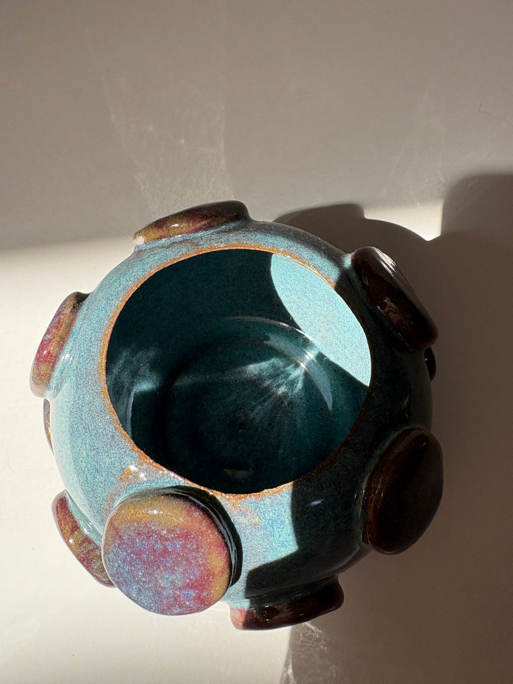 Blue and purple buttoned short vase - 33