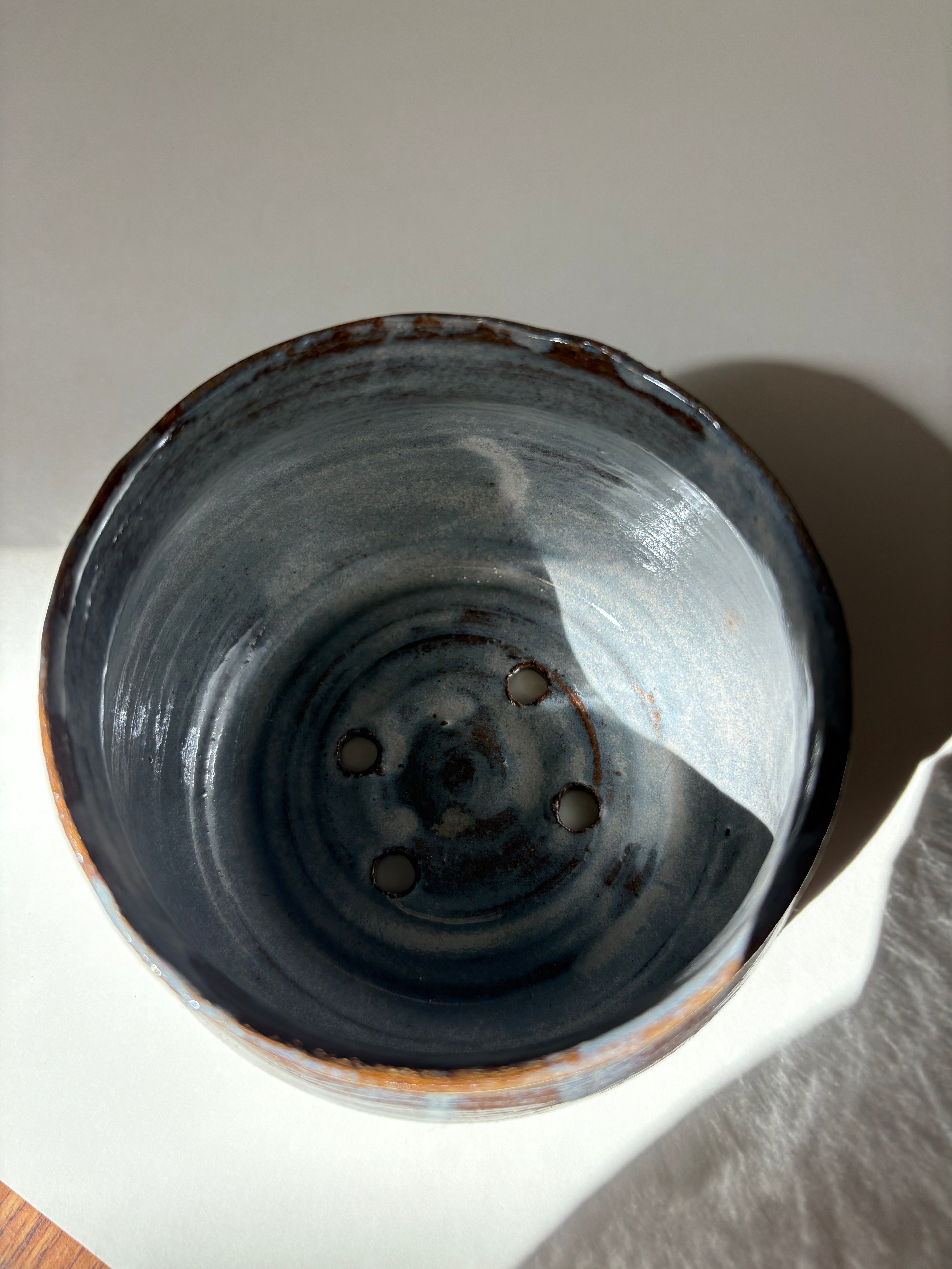 Brown textured pot - 40
