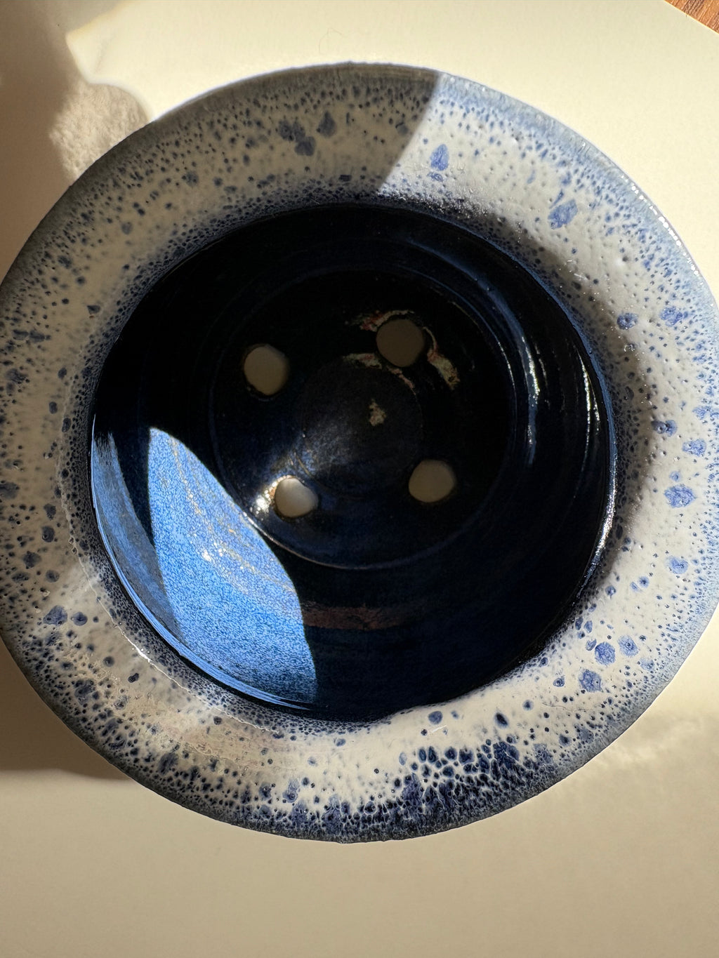 Navy and white pot - 39